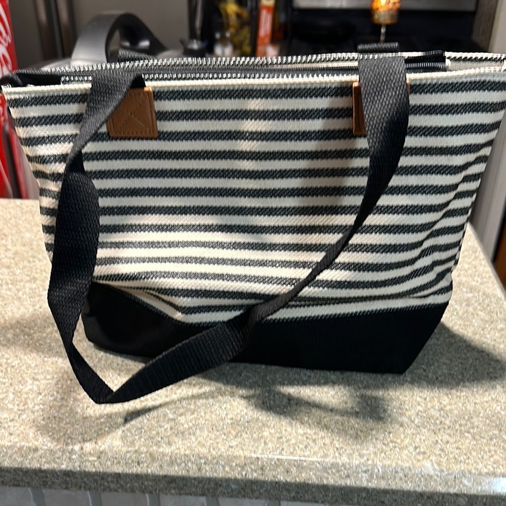 NWT- Thirty One Demi Day Bag